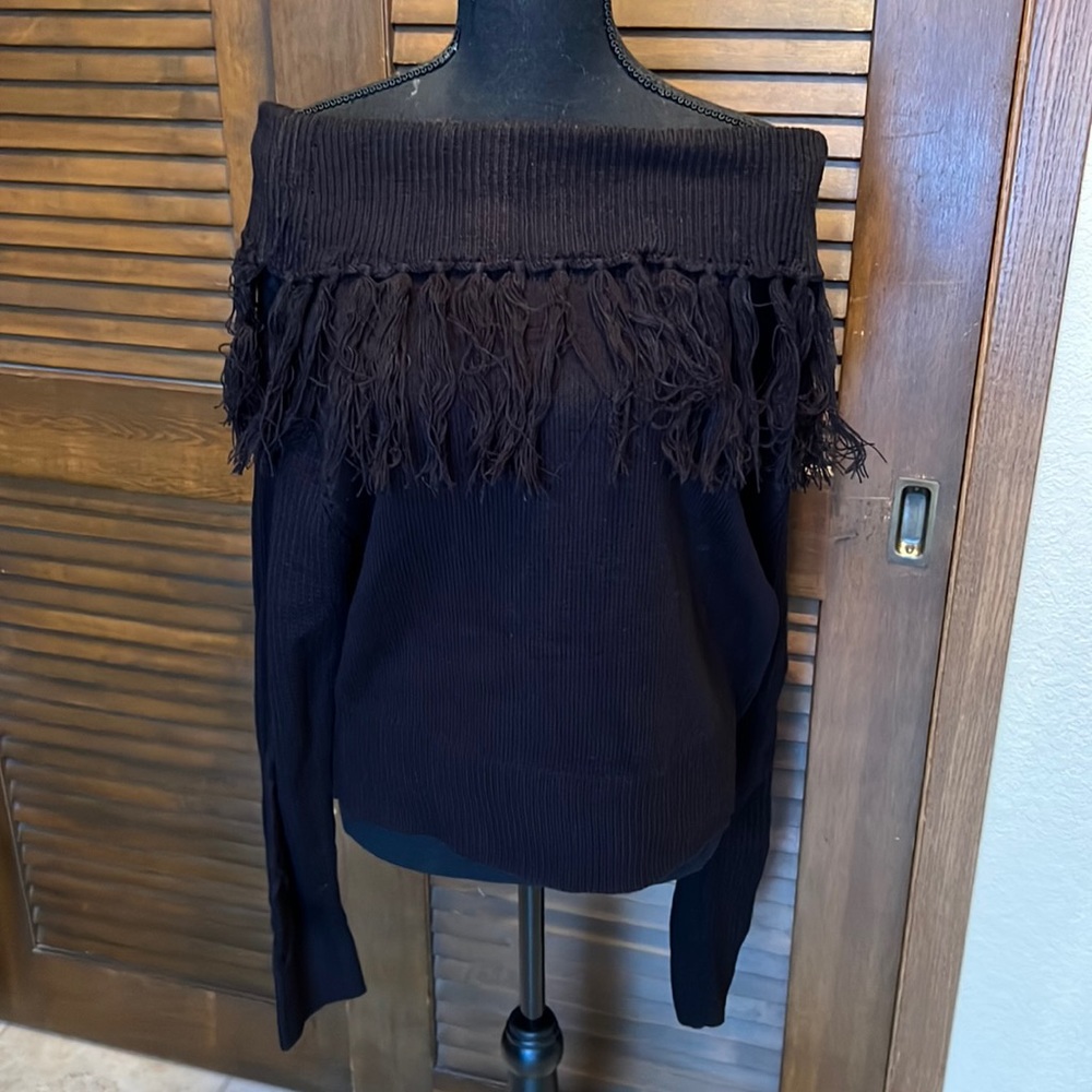 So Ho Style Vine Size L Fringe Collar Sweater NWT